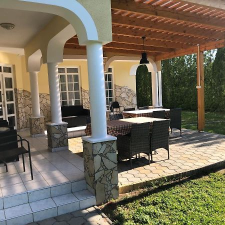 Pacsirta Apartman Lenti Exteriör bild