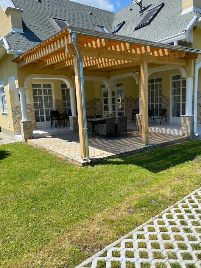 Pacsirta Apartman Lenti Exteriör bild