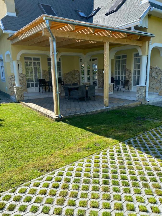 Pacsirta Apartman Lenti Exteriör bild