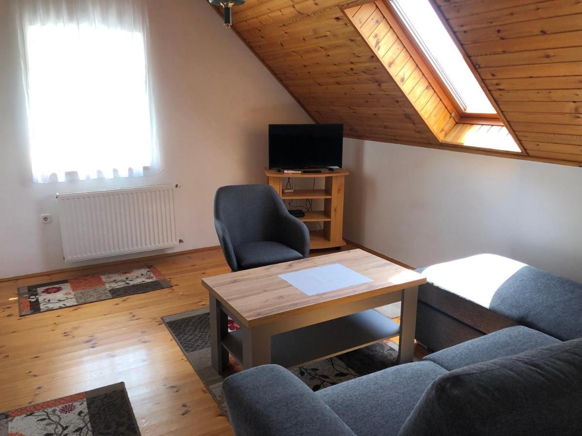Pacsirta Apartman Lenti Exteriör bild