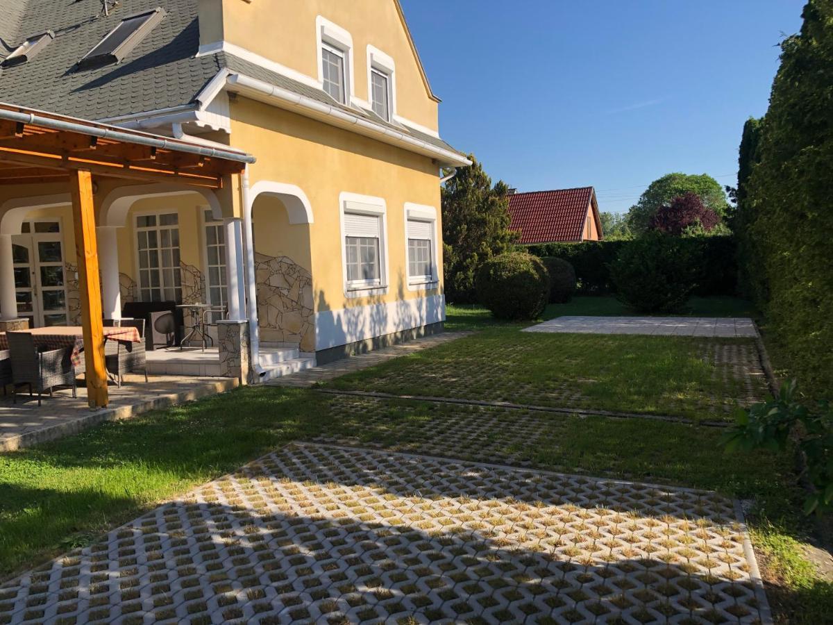 Pacsirta Apartman Lenti Exteriör bild
