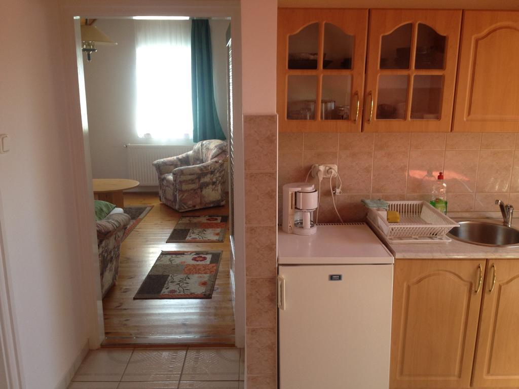 Pacsirta Apartman Lenti Exteriör bild