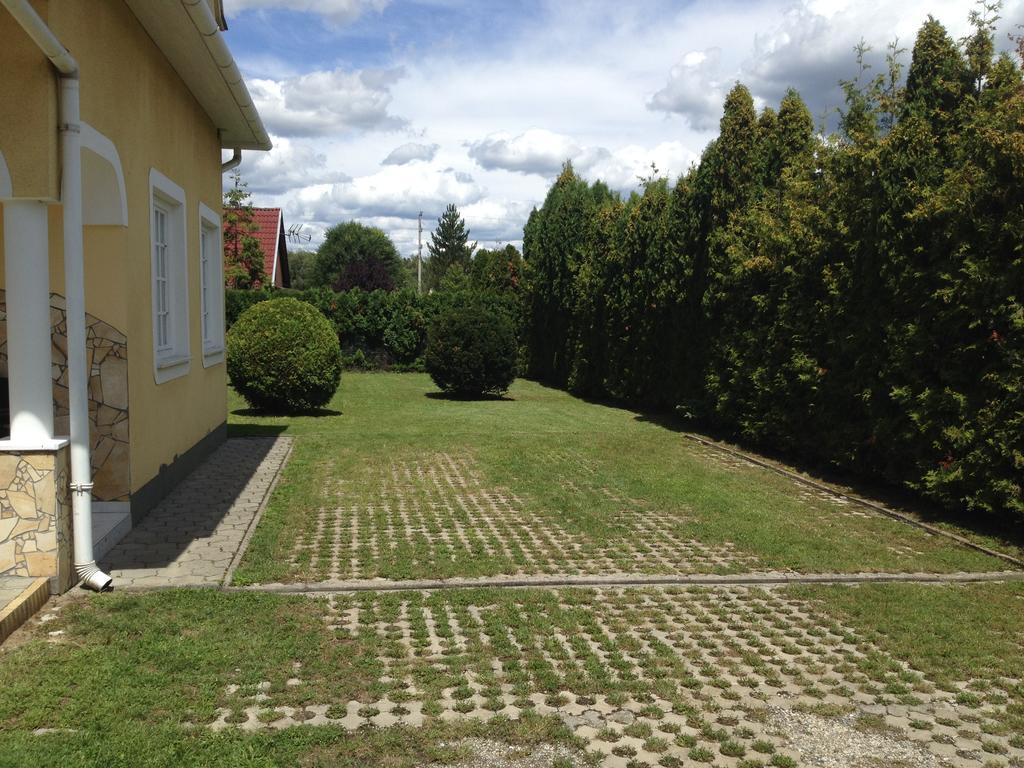 Pacsirta Apartman Lenti Exteriör bild