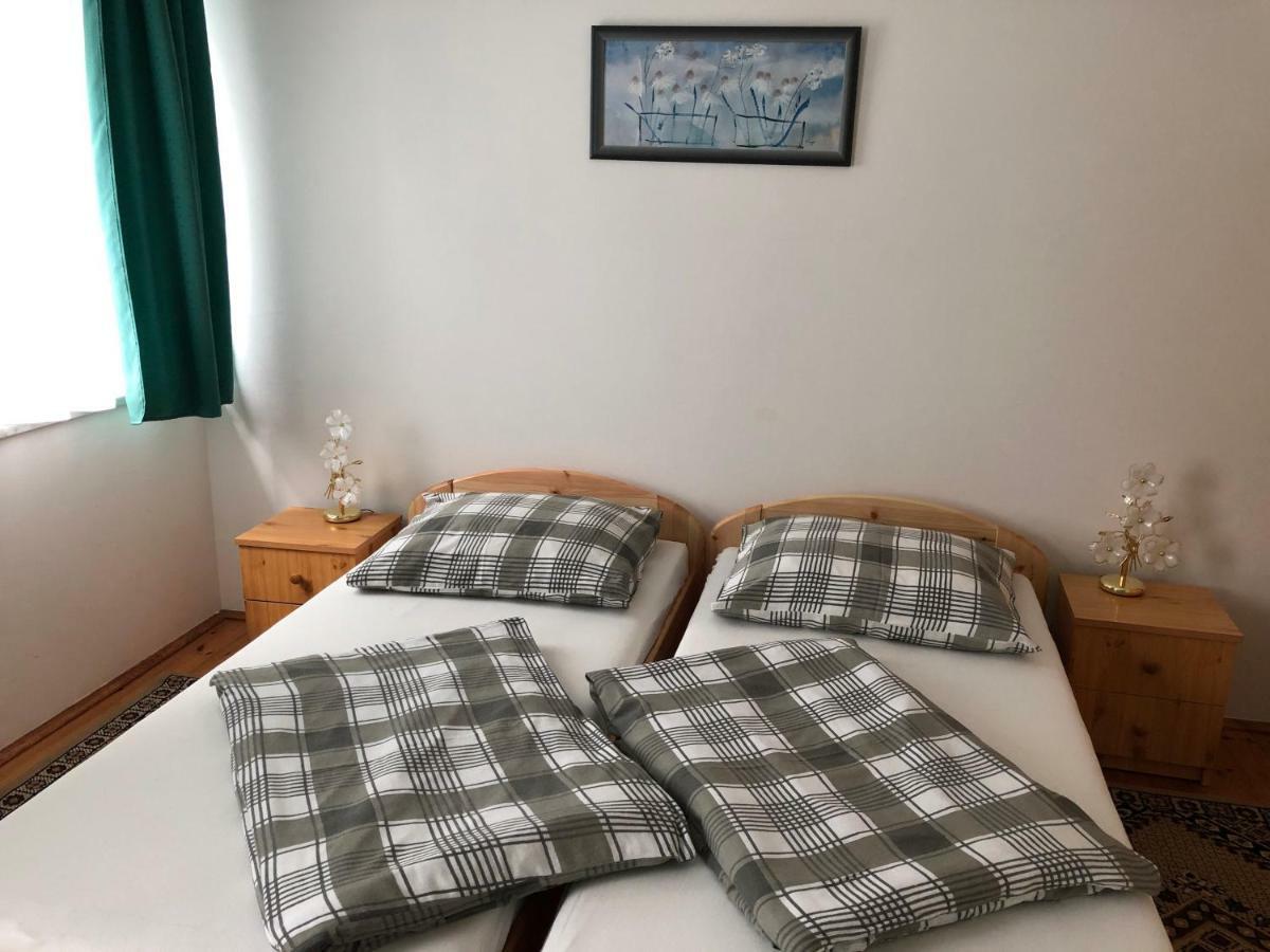 Pacsirta Apartman Lenti Exteriör bild